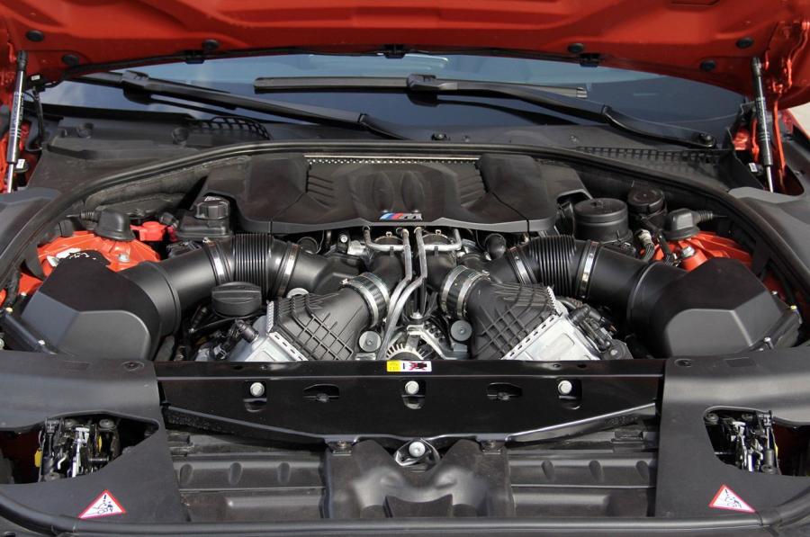  BMW M6 2013 года  (фото 30 из 88)